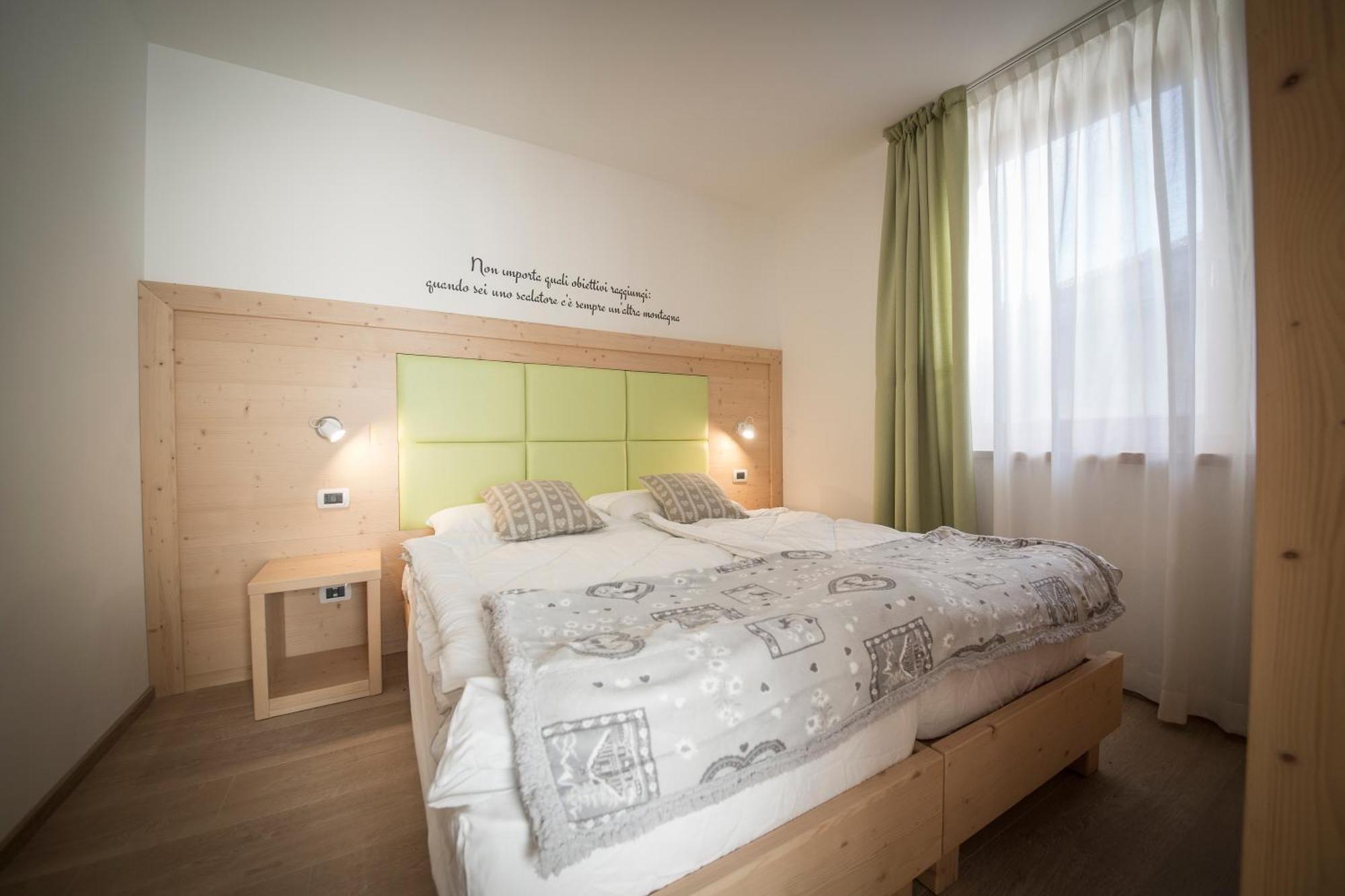 Aparthotel Dolomites Living&Relax Коммеццадура Номер фото