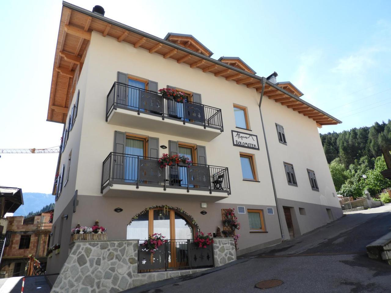 Aparthotel Dolomites Living&Relax Коммеццадура Экстерьер фото